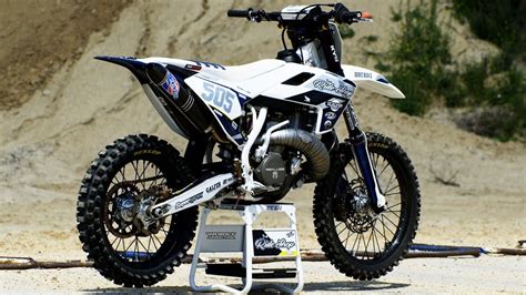 Combining low weight and high displacement, high-tech SOHC 4-<b>stroke</b> technology is the right choice for all who are looking for maximum performance, combined with playful handling. . Husqvarna 500cc 2 stroke for sale